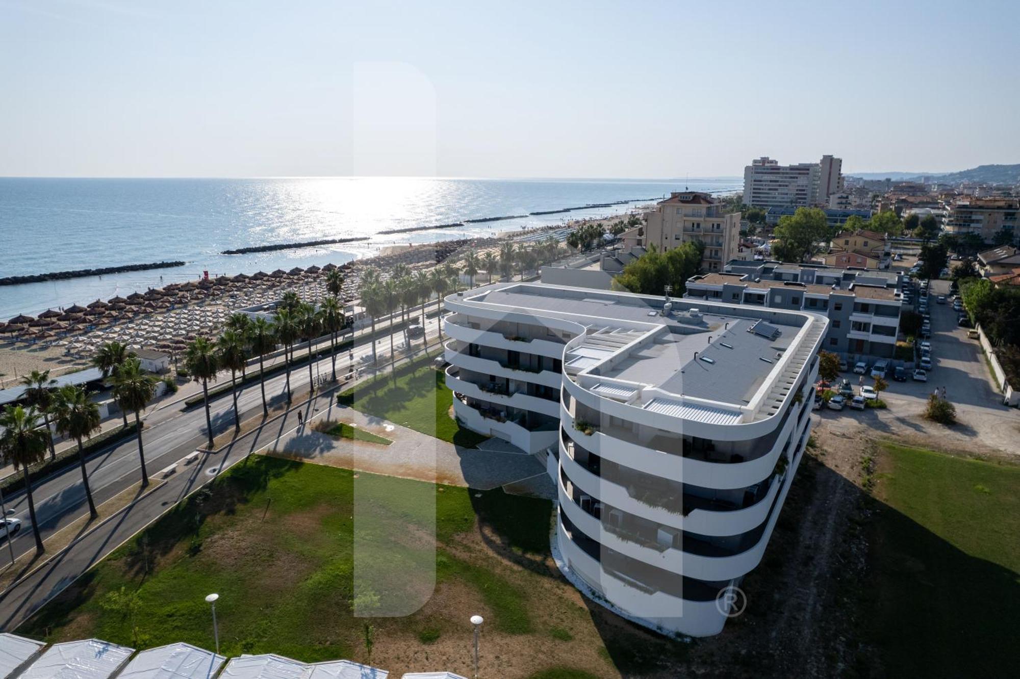 Homiday - Waterfront Montesilvano Marina エクステリア 写真