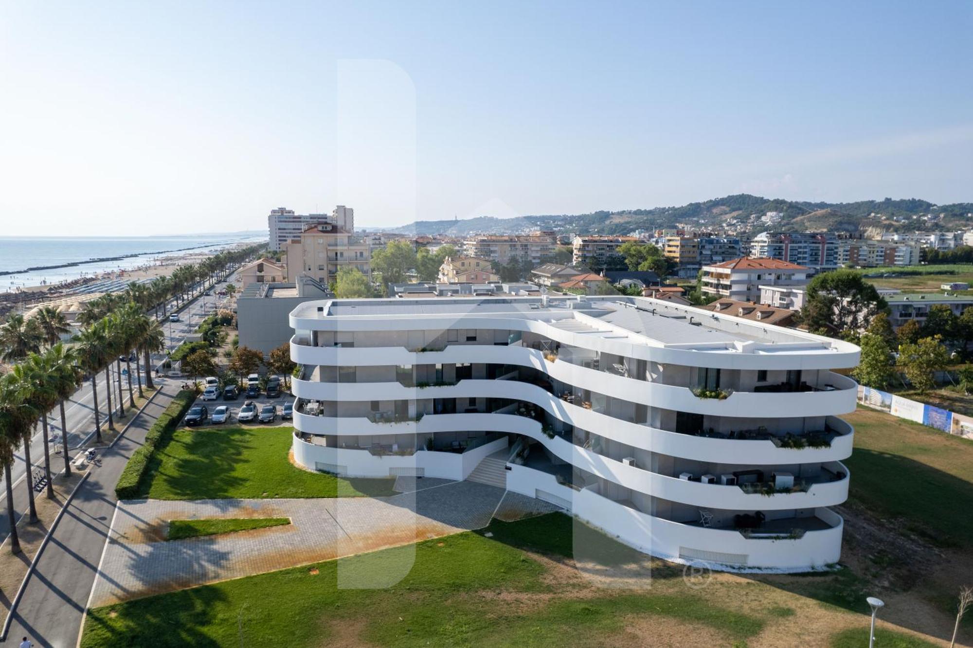 Homiday - Waterfront Montesilvano Marina エクステリア 写真
